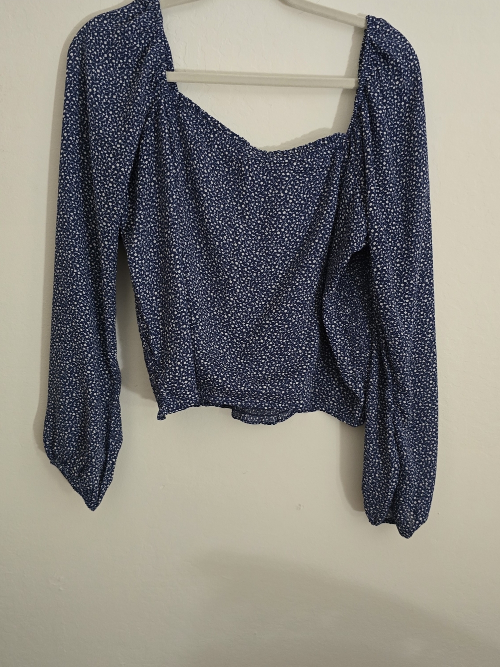 Abercrombie & Fitch Blue Floral Smocked Long Sleeve Crop Top - XL